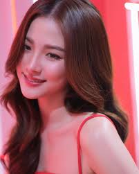 Hoa hậu Phương Khánh mặc đồ bộ như 'mẹ bỉm'