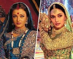 In devdas, aishwarya rai played the role of paro aka parvati chakraborty who falls in love with her childhood sweetheart devdas mukherjee. 17 Years Of Devdas Why Paro And Chandramukhi Are Still Our Fashion Icons