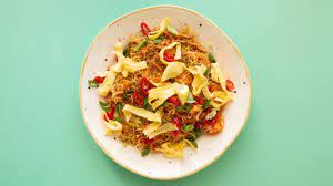 Simple Spicy Stir Fried Rice Vermicelli For Breakfast Lunch Or Dinner Cooked With Bean Sprouts And Garlic Chives Garn Asian Recipes Recipes Yummy Asian Food