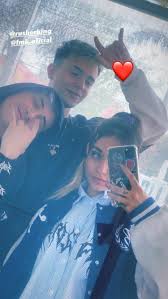 Desde chica mi pasión es la música, por eso desde los 7 años que hago canto y cursé. Pin En M A R I A B E C E R R A