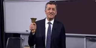 Meb'in yayımladığı genelgeye göre, okulların açılış tarihi 31 ağustos 2020 tarihi olarak belirlendi. Okullar Ertelendi Mi Son Dakika Okullar Acilacak Mi
