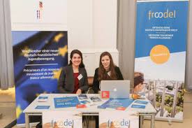 En poursuivant votre navigation, vous acceptez l'utilisation, de la part de rt france et de tiers, de cookies et autres traceurs à des fins de mesure d'audience, partage avec les réseaux sociaux, personnalisation des contenus, profilage et publicité ciblée. Froodel Auf Tour Kiel Toulouse Koln Und Colmar Dfja Cfaj