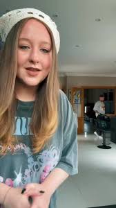 How to deflect flirtatious women at nightclubs