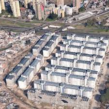 Denomínase barrio padre carlos mugica al polígono delimitado en el plano n° 5.4.6.61 i que como anexo i forma parte de la presente ley, comprendido por: 19 02 2018 Monica Vecina Del Barrio Padre Mugica De Lugano By Fmr