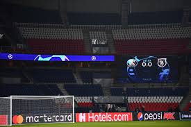 Psg and neymar lost on the night but went through after winning in munich. Psg Vs Istanbul Basaksehir To Restart On Wednesday After Players Walk Off Due To Alleged Racism By Official Evening Standard