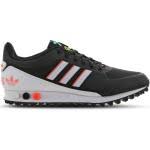 Adidas schuhe in schwarz punkten mit farbigen details. Schwarze Adidas Schuhe Trends 2021 Gunstig Online Kaufen Ladenzeile