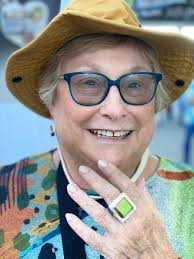 Cindy Bolin's Instagram, Twitter & Facebook