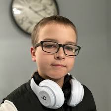 Aaron Holtzman's Instagram, Twitter & Facebook