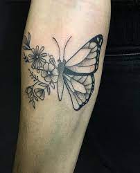50 Me Gusta 4 Comentarios Maria Emilia Mariaemiliatattoist En Instagram De Hoy Butterfly Butterflytattoo Tattoog Tattoos Flower Tattoo Instagram