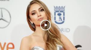 Ana mena se somete al reto musical de zapeando, en el que la cantante debe interpretar en directo un tema de otro artista. Ana Mena Que Le Gusta Hacer Fuera Del Escenario