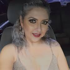 Elegante, moderno y perfecto para cualquier ocasión. Características: ✓  Original Caribbean Joe ✓ Correa de piel color marrón ✓ Carátula plateada  con detalles en azul ✓ Diseño clásico y resistente El reloj