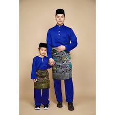 Baju melayu teluk belanga biasanya terkenal di kawasan selatan malaysia. Baju Melayu Tradisional Royal Blue Ameer Exclusive Dewasa Dan Kanak Kanak Cekak Musang Dan Teluk Belanga Shopee Malaysia