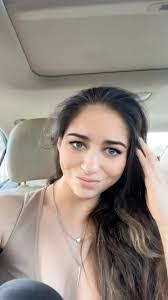 Emma Bernstein's Instagram, Twitter & Facebook