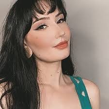 Leticia Briones's Instagram, Twitter & Facebook