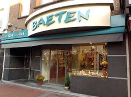 Daar zijn we in 2004 mee gestopt en is de hele zaak verbouwd. Een Zuivere Bakplaats Voor Bakkerij Baeten Kathagen