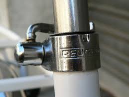 Mecanisme De Leviers Articules Permettant De Commander Le Frein Arriere Mecanique Leviers