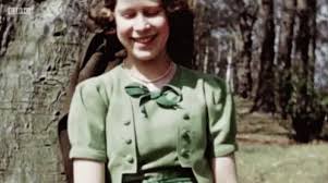 On april 21, queen elizabeth ii will celebrate her 93rd birthday—and her first of two official birthdays. Queen Elizabeth Gif Queenelizabeth Young Smiling Discover Share Gifs