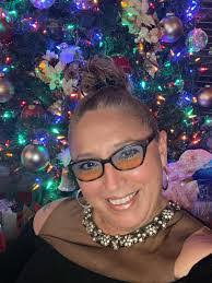 Christina Thralls's Instagram, Twitter & Facebook