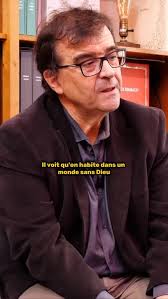 Un compte poétique pour celles et ceux qui lisent la poésie, mais surtout  pour ceux qui veulent la vivre, ou la découvrir, à travers ses formes les  plus justes, les plus fortes.