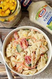 Easy Summer Pasta Salad Recipe With Kraft Dressing This Is So Delicious And You Make It In A Jar Summer Pasta Salad Summer Pasta Salad Recipes Recipes