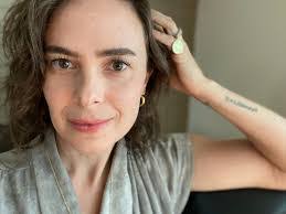 Ellen Bruss's Instagram, Twitter & Facebook