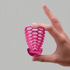 Amabara kadunda akoreye mu bwiherero atumye umukunzi we amwihakana. Wolfgang Hite Creates Sex Toys Modelled After Hudson Yards