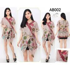 Panjang kimono dibuat hingga ke pergelangan kaki. New Modern Batik Kimono Blouse Kimono Batik Top Kimono Atasan Batik Baju Batik Ab002 Shopee Indonesia
