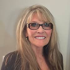 Kim Cothren's Instagram, Twitter & Facebook