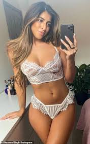She was previously a glamour model and has since dabbled in djing. Uxx4asfwjj7bpm