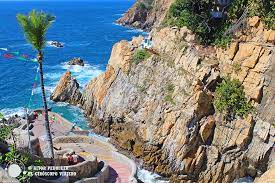 Se trata de un escenario natural compuesto por acantilados, donde los visitantes tendrán la oportunidad de observar un espectáculo. Espectaculo De Los Clavadistas De Acapulco En La Quebrada Horarios Mexico