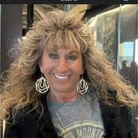 Diane Ashmore's Instagram, Twitter & Facebook