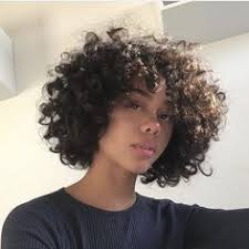 Chicas de cabello rizado: 18 ideas de Curly hair styles para guardar hoy