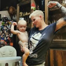 Vor einigen tagen hat melanie müller (33) eine besorgniserregende neuigkeit aus ihrem privatleben publik gemacht! Melanie Muller Jetzt Werden Muskeln Trainiert Was Macht Ihr Heute Noch Schones Family Kids Sport Facebook