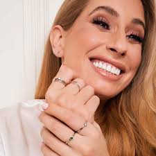 Stacey Ring's Instagram, Twitter & Facebook