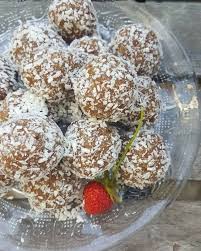 Apfel Zimt Energieballchen Rezept Gesunder Snack Fur Die Brotdose Von Mymepal Simplylovelychaos In 2021 Gesunde Snacks Rezepte Gesunde Snacks Snack Rezepte