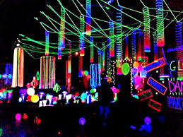 Anniversaire Fluo Party Deco Et Maquillage Fluorescent Uv Sous La Lumiere Noire Uv Decorations Pour La Maison Soiree Fluo Soiree Fluo Deco Anniversaire Neon