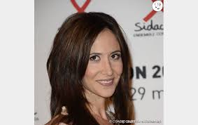 Après de nombreuses apparitions dans le club dorothée et le jacky show, elle enchaîne ensuite des rôles dans des sitcoms. Plus Belle La Vie Fabienne Carat Se Confie Sur Son Mariage Et Sur La Maternite Terrafemina
