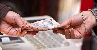 Cei care, până în decembrie 2010, au beneficiat de aceste alocaţii pot beneficia de alocaţia pentru susţinerea familiei dacă depun o nouă solicitare şi, mai ales. Ajutor Social 2019 Ce Este AlocaÈ›ia Pentru SusÈ›inerea Familiei È™i CaÈ›i Bani Se AcordÄƒ In Acest An È™tiri Pentru ViaÈ›Äƒ