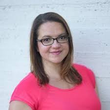 Amber Hoke's Instagram, Twitter & Facebook