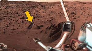 Die raumsonde 'mars odyssey' der nasa hat auf dem mars einige eingänge zu höhlen gefunden, die auf den bildern der sonde als hundert bis 250 meter durchmesser besitzende sie sollen sich an einem vulkanhang des mars befinden und scheinen zugänge zu höhlen unterhalb der oberfläche sein. Wurde Auf Dem Mars Schon Langst Leben Entdeckt Sonnen Sturm Info