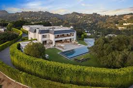 Ben Affleck Has Not Given Up Share of $61M Mansion Yet