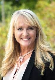 Fran Lind's Instagram, Twitter & Facebook