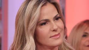 Thais Wiggers operata dopo un incidente sulla neve: "Sono a credito con la  fortuna"