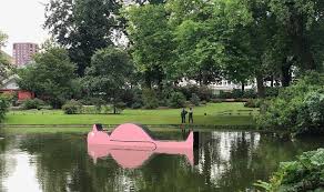 Nantes Le Baigneur Fait La Planche Au Jardin Des Plantes Nantes Maville Com