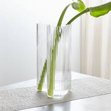 For a captivating side table arrangement, you could go for taller elegant clear vases that will surely command guests' attention at a weekend luncheon or wedding dinner. Sale Ends Soon Shop Alanya 16 Ribbed Glass Nesting Vase Inspired By City Buildings Expert Glassblowers In Ribbed Glass Square Glass Vase Clear Glass Vases