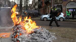 Niederlande proteste / proteste gegen auftrittsverbote: Ausgangssperre In Den Niederlanden Proteste Im Lockdown