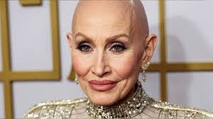 Vickie Holder's Instagram, Twitter & Facebook