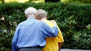 Resultado de imagen para pareja ancianos