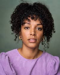 Laurie Ogden's Instagram, Twitter & Facebook