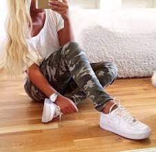 Nike Air Force 1 07 Le Low Women S Champs Sports Pantalones Camuflados Mujer Ropa Look Verano 2018